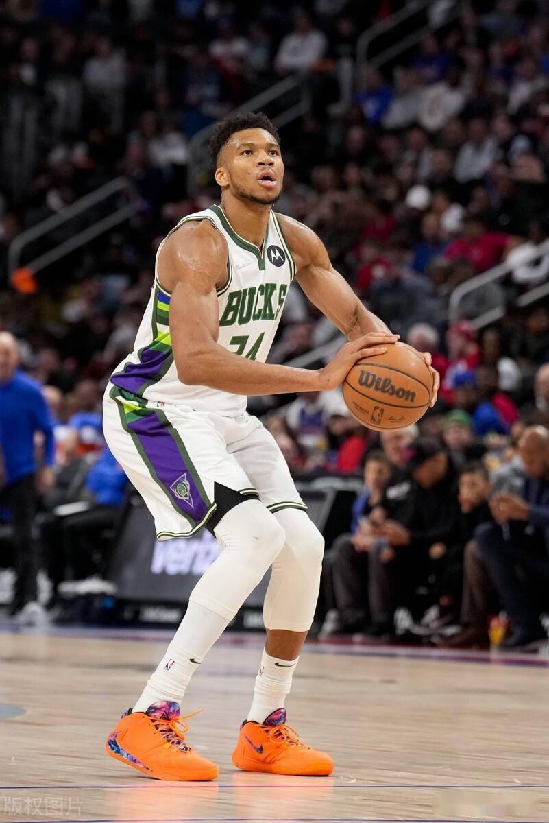 开云-包含转会期托特纳姆调整名单以备NBA季后赛;单刀错失环节打磨;悬念犹存;数据趋势出现新变化的词条