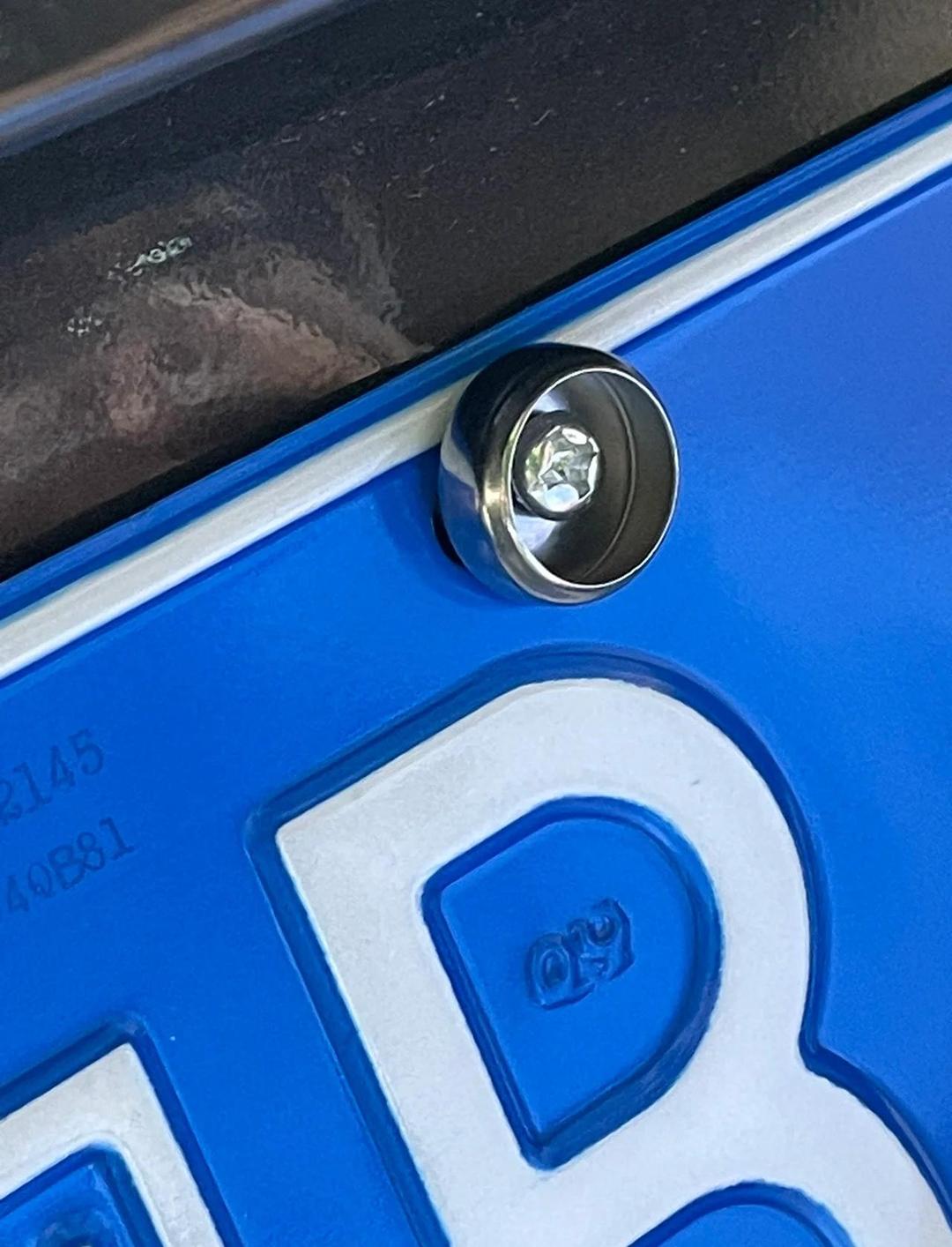 c c